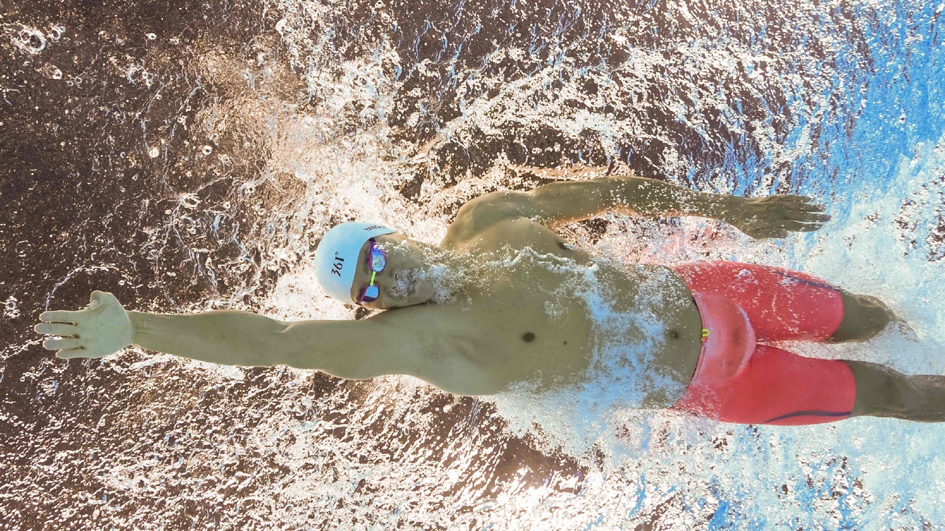  德布劳内进球庆祝动作 